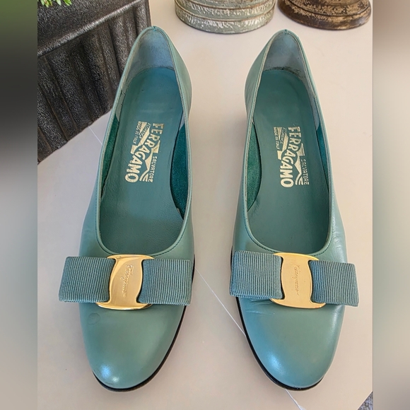 Salvatore Ferragamo Shoes - Salvatore Ferragamo Vara Bow Low Heel Turquoise Leather Vintage Italy-SZ 5.5B